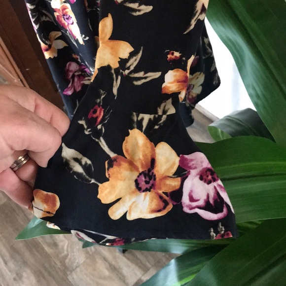 Kendall & Kylie Cutout Floral Dress - Picture 4 of 8